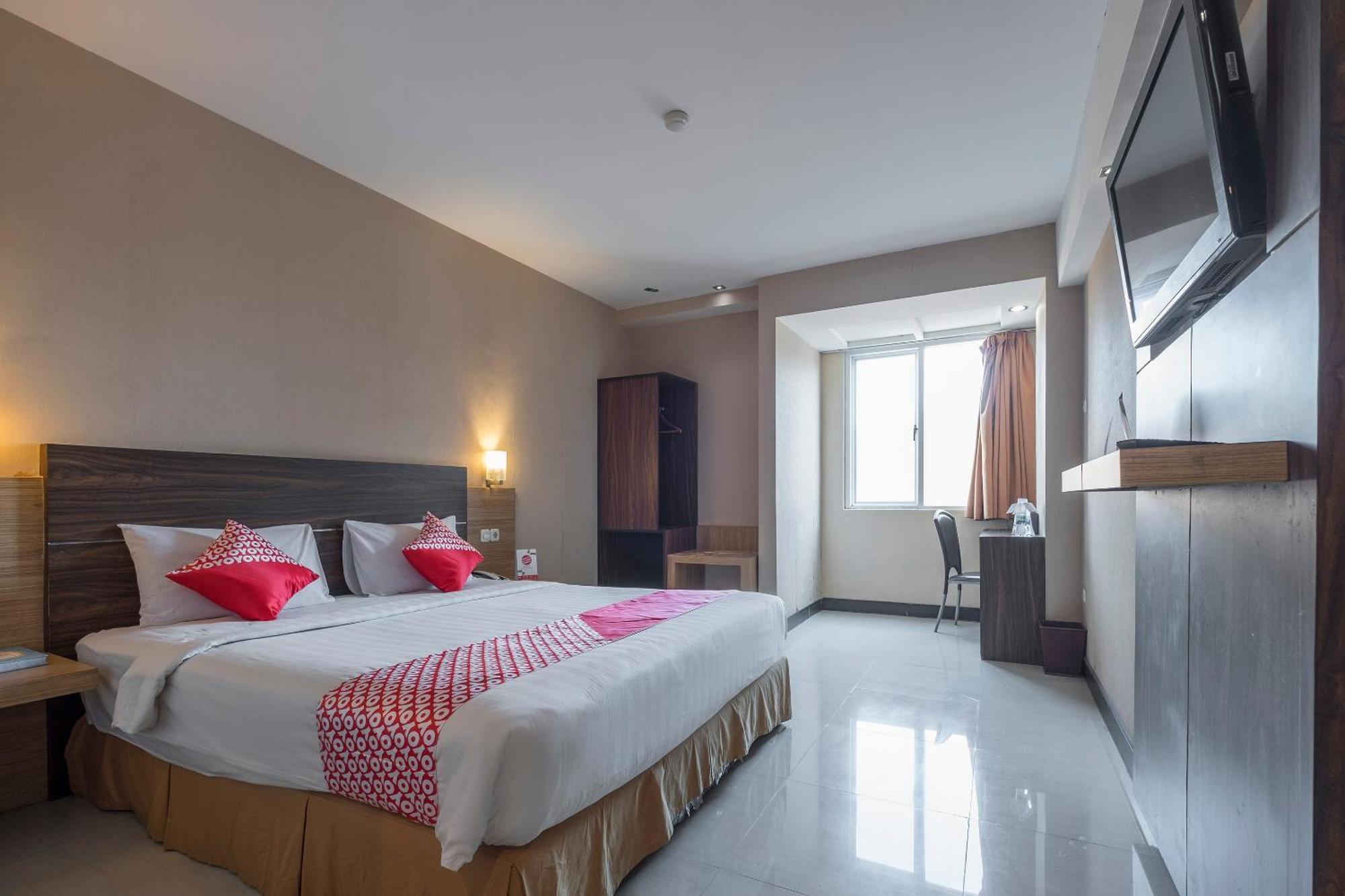 Oyo 1081 Allson City Hotel Makassar Exteriör bild